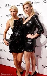 高清组图：帕丽斯-希尔顿和前花花公子女郎时尚走秀