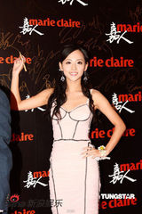 幻灯图集：爱戴酥胸半露火辣出场 蔡康永侯佩岑联袂主持