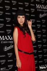 组图：熊黛林中性装扮艳压全场 不拒绝健康性感