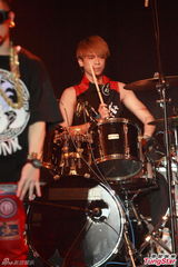 组图：MP魔幻力量香港开唱 赞当地女生有魅力