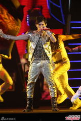 周杰伦介怀被燕姿夺第一次 与邓丽君隔空对唱