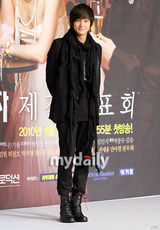 幻灯图集：金范出席新剧发布会 帅哥美女齐聚一堂