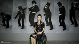 组图：舞蹈家刘岩出席艺术活动 轮椅美丽亮相