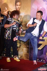 组图：周杰伦《天台》邀曾志伟纳豆柯有伦宣传