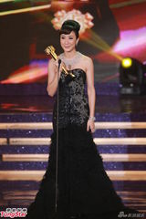 组图：杨怡凭《名媛望族》获最佳女主角