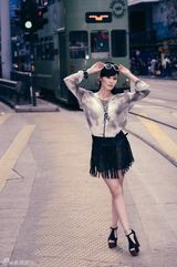 组图：UP Girls香港拍写真 清凉上阵秀惹火身材