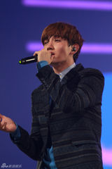 高清组图：东方神起香港火爆开唱 劲舞引疯狂