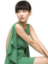 组图：孙骁骁感情甜蜜 写真曝光清新可人