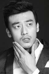 组图：刘一黑白写真 五格表情显男人魅力