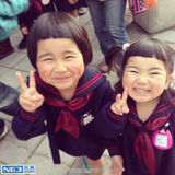 组图：曝日本喜感兄妹二人组 傻笑丑萌很纯真