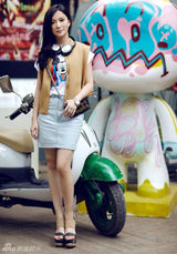 组图：熊乃瑾时尚街拍 爱犬Teddy高调抢镜