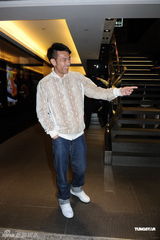 组图：曾志伟庆五十八岁生日 成龙等众好友出席