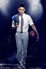 组图：人气小生霍政谚新写真帅气青春