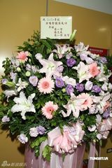 幻灯组图：李玟个唱玩变装秀 浴池上演“贵妃醉酒”