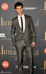 高清组图：《新月》西班牙宣传 主创打扮时髦