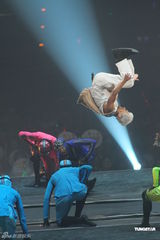 组图：郭富城个唱变型金刚舞台华丽震撼