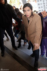 组图：萧敬腾开心出庭欲讨公道 盼揪出幕后主使