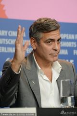 组图：《古迹卫士》克鲁尼与马特达蒙搭肩搞怪