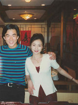 组图：小陶虹昔日私密照曝光 青春洋溢萌样可人