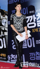 组图：少女时代金秀贤金泰熙等捧场《强哲》