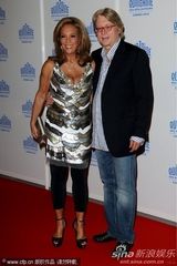 幻灯图集：《放逐的石头》亮相 滚石主唱贾格尔助阵