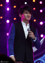 组图：吴奇隆湖南压轴献唱《三寸天堂》