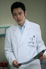 组图：《心术》病患视角版海报曝光