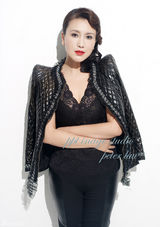 组图：王茜红唇卷发复古写真高贵典雅显韵味