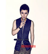 幻灯图：贾乃亮另类登封面  烟熏妆展哥特气质