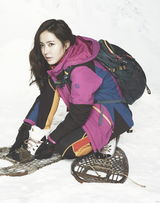 高清组图：孙艺珍拍户外服写真 健康活力四射