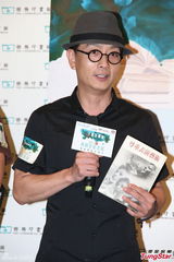 组图：毛俊辉苏玉华等戏剧书展 谢君豪朗诵