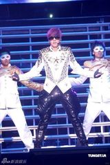 幻灯图：罗志祥香港演唱会落幕 跳《舞娘》掀高潮