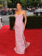 高清组图：《碟中谍4》女星宝拉-巴顿性感亮相