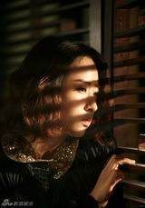 组图：SARA暗黑系写真曝光 眼神凌厉冷峻