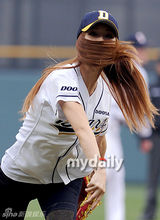 组图：after school嘉熙潇洒开球 挥洒动感魅力