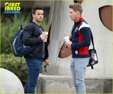 组图：英出柜跳水金童戴利与男友恩爱互吃口水