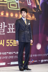 高清组图：韩星安在旭孙谭菲宣传新剧《光与影》