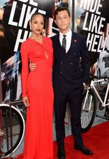 组图：囧瑟夫《致命急件》首映 笑拥红蓝二美