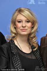 幻灯图集：《潜水艇》记者会 女主角成熟干练