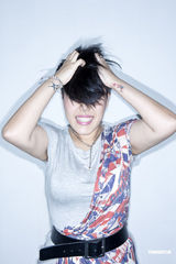 组图：林二汶推出新专辑 自资80万投资事业