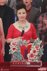 组图：赌王数百万支持太太 何超莲吴克羣献艺