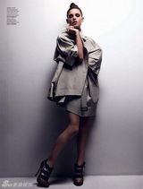 幻灯图集：《暮光之城》女星阿什莉-格林登封面