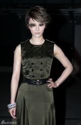 高清图：张曼玉Keane乐队等京城现身 李范双冰竞艳