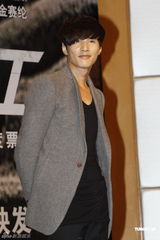 组图：元斌宣传《孤胆特工》 将行程安排给影迷