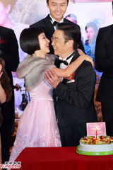 组图：众星为公益起舞 刘松仁拥妻妾艳福不浅