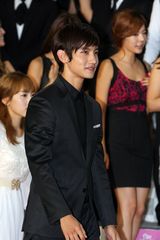 高清图：SM家族演唱会发布会 艺人全员出席