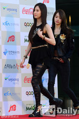 组图：EXO少女时代Sistar等亮相K-pop颁奖礼