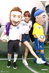 幻灯图：江若琳变身足球宝贝 否认与陈键锋交往