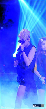 组图：韩新女团EXID《Show Champion》节目性感华丽