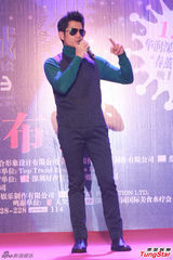 组图：郭富城斑点装亮相 墨镜遮面尽显型男范